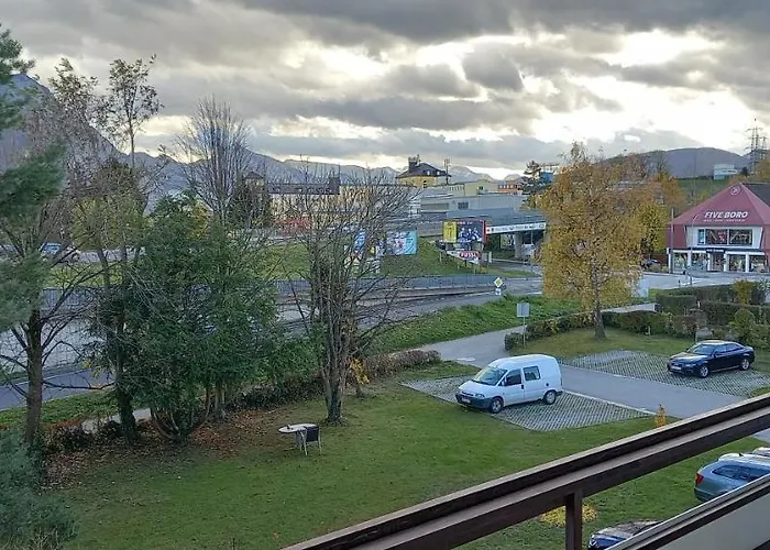 Apartment In Bahnhofsnaehe Mit Balkon - 35 M2 *