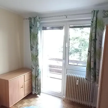 In Bahnhofsnaehe Mit Balkon - 35 M2 *